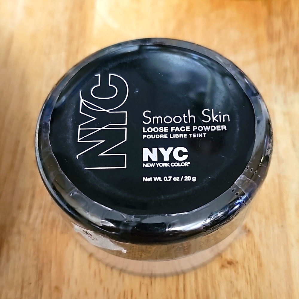 NYC Smooth Skin loose face POWDER - SEALED NEW - 741A TRANSLUCENT